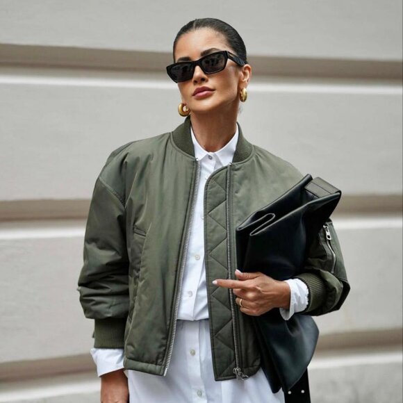 Bottega Veneta BV1143S 001 Rectangle Sunglasses - Black/Grey - Picture 2 of 10